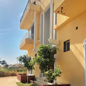  招待所 Karima House